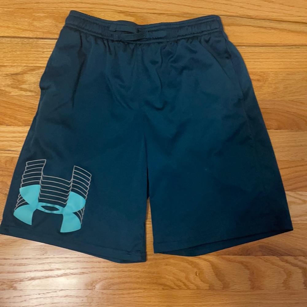 Under Armour boys HEATGEAR shorts YLG